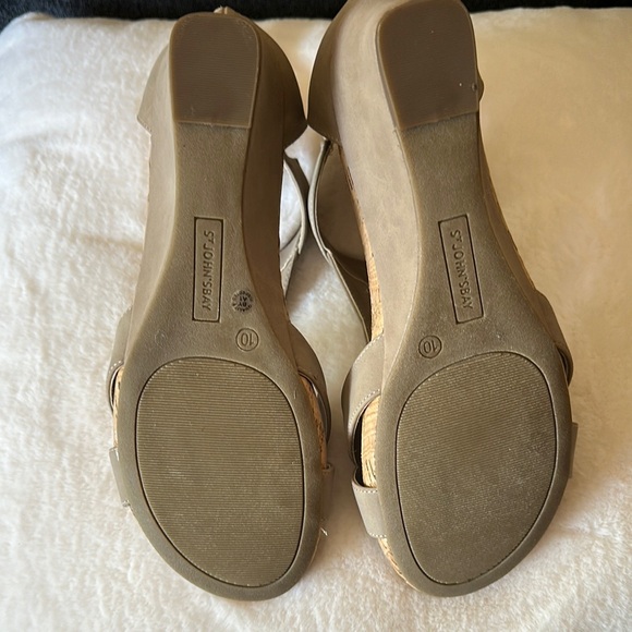 St. John's Bay Tan Wedge Sandals with T-Strap Design - Picture 4 of 4